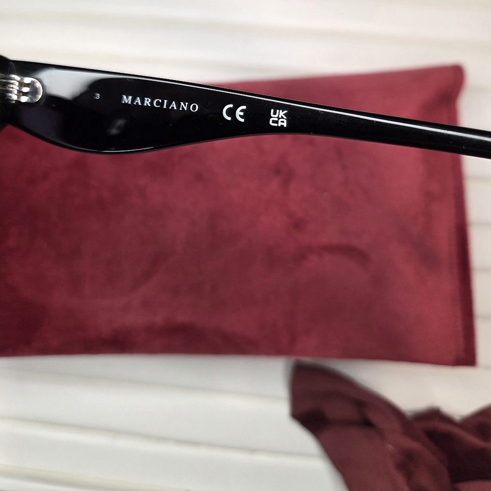 Guess by Marciano Black Sunglasses - Picture 6 of 14